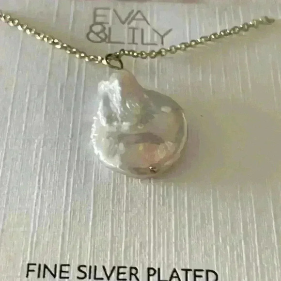 EVA & LiLy Necklace- New in Box - Picture 5 of 6